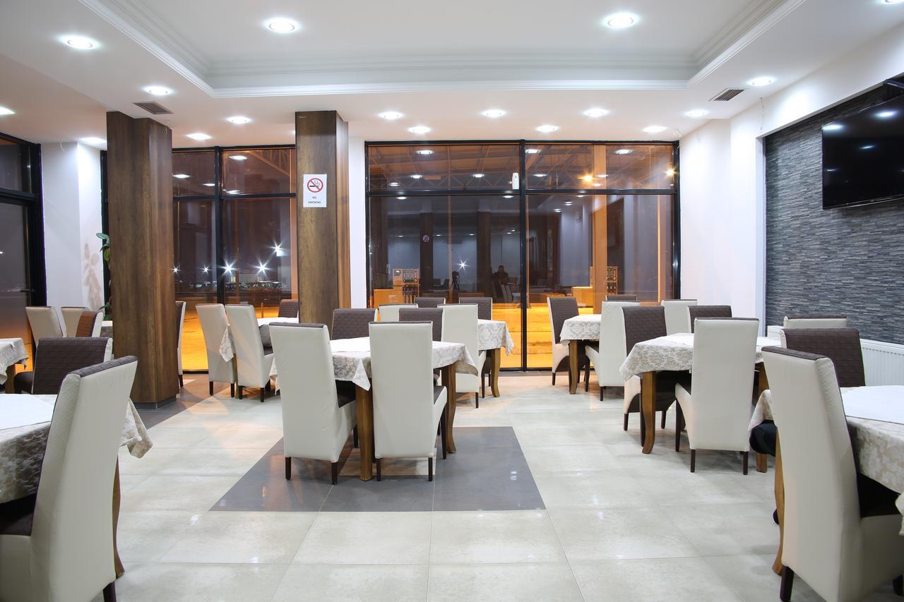 Hotel Rio Priștina Exterior foto