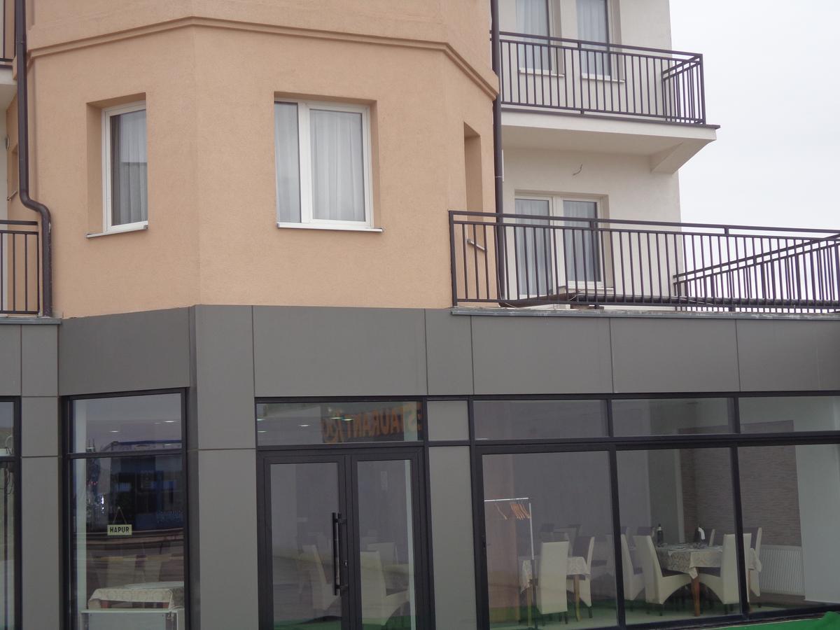 Hotel Rio Priștina Exterior foto